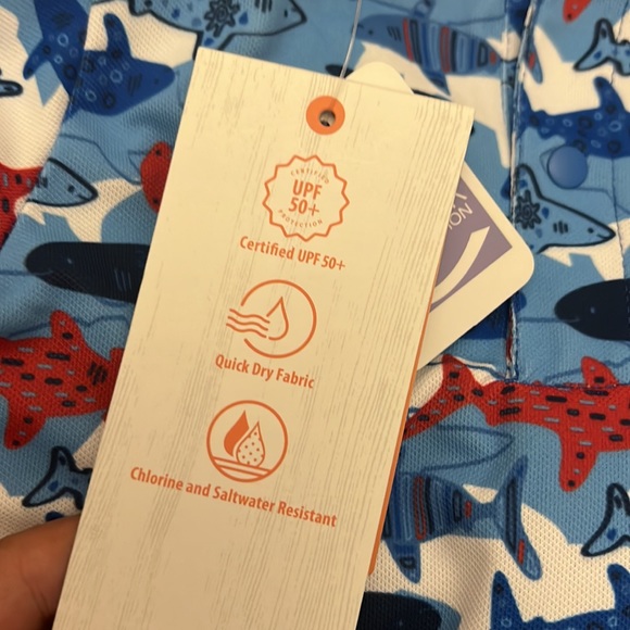 BRAND NEW WITH TAGS UVSKINZ BOYS RASHGAURD - Picture 4 of 6